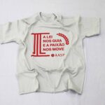 Camiseta Cor Cinza A Lei Nos Guia E A Paixão Nos Move - Tam. Gg